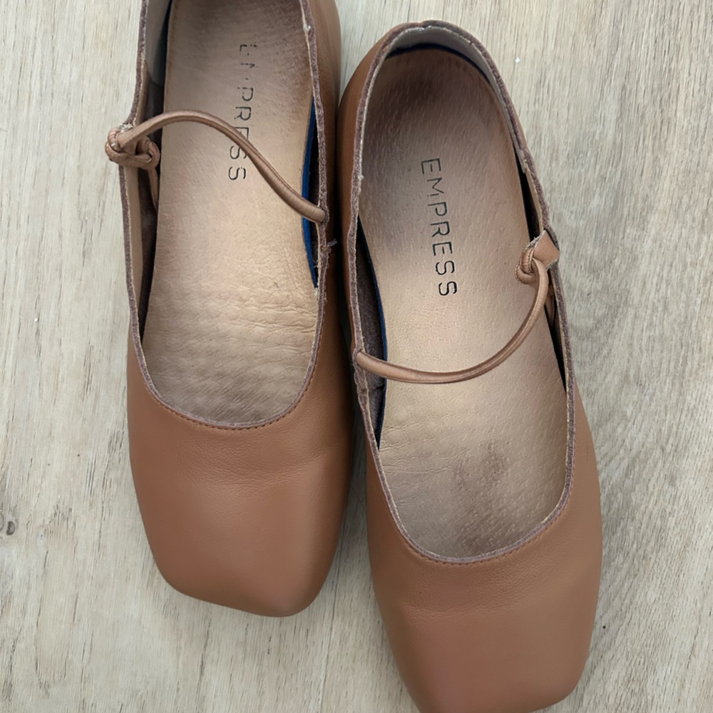 Honey good Empress Square-Toe Flats
